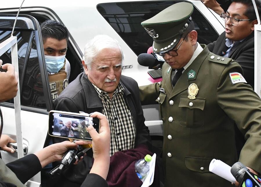 Бывший министр Боливии арестован по обвинению в экономическом ущербе в случае с промышленными бассейнами