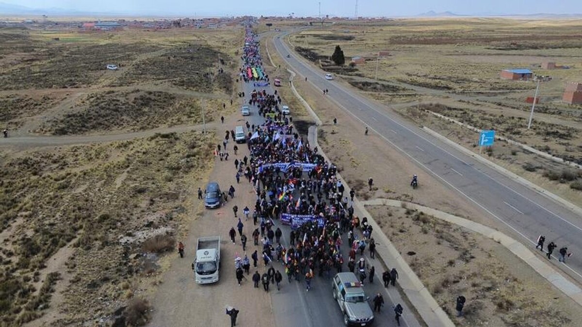 Политическая напряженность между Арсе и Моралесом в Боливии