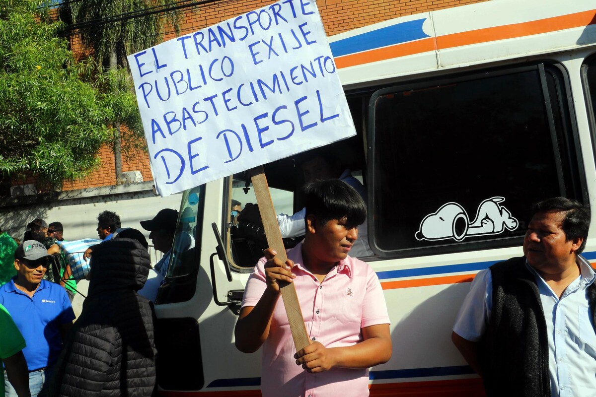 Правительство Боливии отрицает намерения милитаризации в контроле за продажей топлива