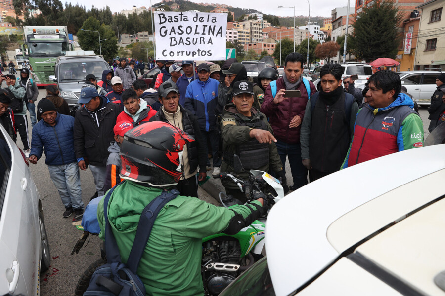 Bolivian Transporters End Strike After Fuel Quality Agreement