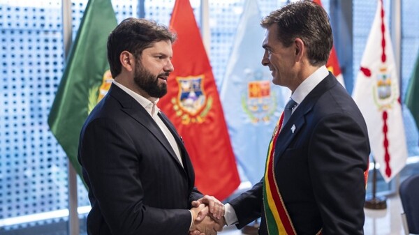 Chile and Bolivia presidents hold first meeting in 19 years