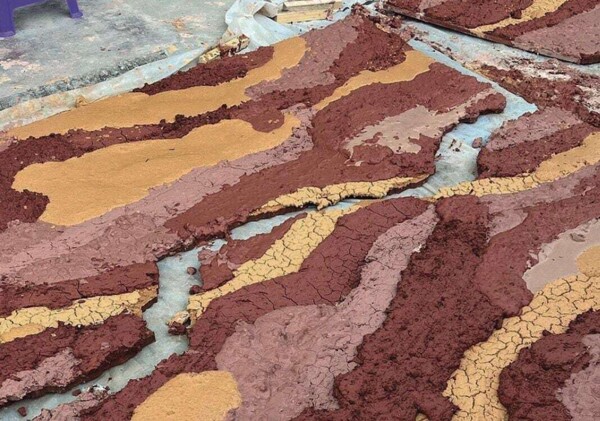 Современное искусство и дипломатия сочетаются на Биеннале в Венеции