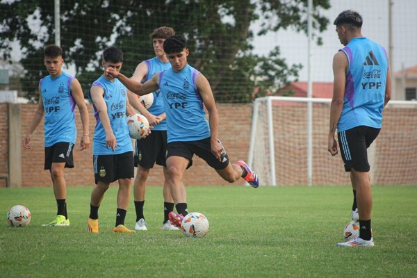 Юношеская сборная АргентиныU-15 начинает Судамерикано | Новости за границей